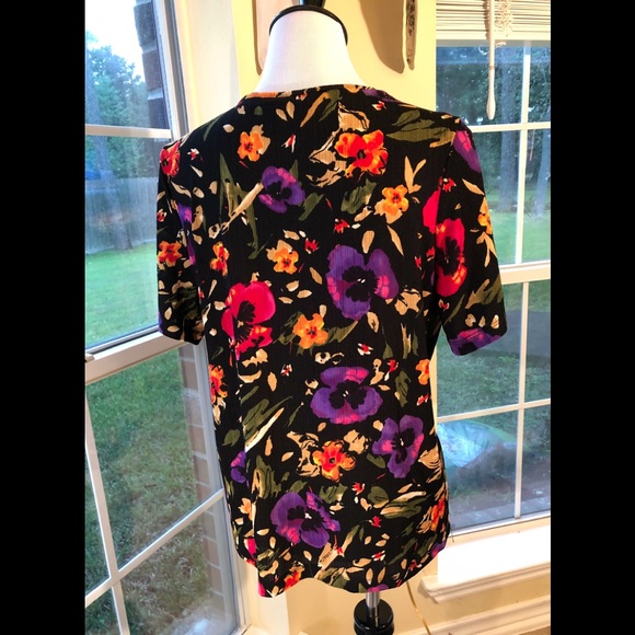 TanJay Floral Faux Wrap Blouse - Picture 2 of 4